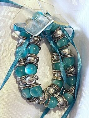 🆕 FITZ Design Turquoise Bead Bracelet with Silver Rings